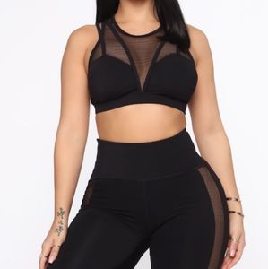 A gym stunner active sports bra from fashion Nova